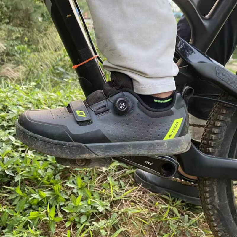 Commuting On Road Bike - AVITUS Núi Giày Xe Đạp Zapatillas
